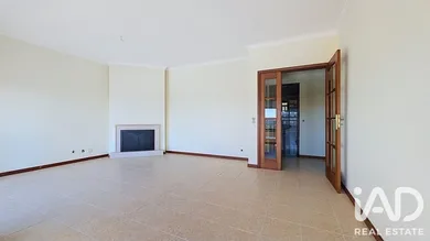 Apartamento T3 em Paços de Brandão