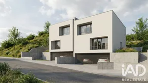 Moradia geminada em Braga