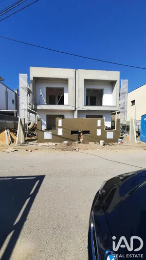 Semi-detached house in Fernão Ferro