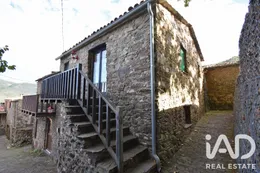 Moradia geminada em Vila Nova