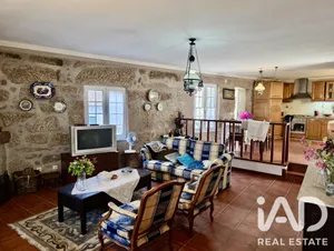 Two-family house  in Carregal do Sal