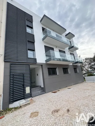 Apartamento T4 em Santa Iria de Azoia, São João da Talha e Bobadela