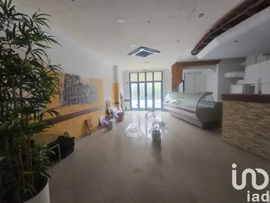 Shop/Premises commercial in São Martinho