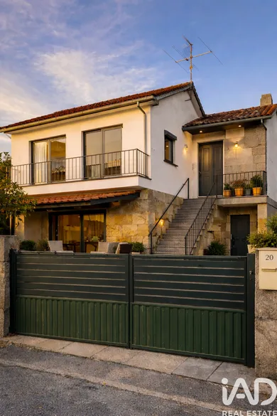 Casa em Covas e Vila Nova de Oliveirinha