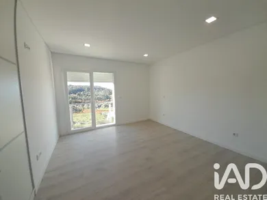House in Antuzede e Vil de Matos