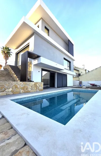 Fotografia 7 de Casa/Moradia 4 quartos de 220 m² em Charneca De Caparica E Sobreda