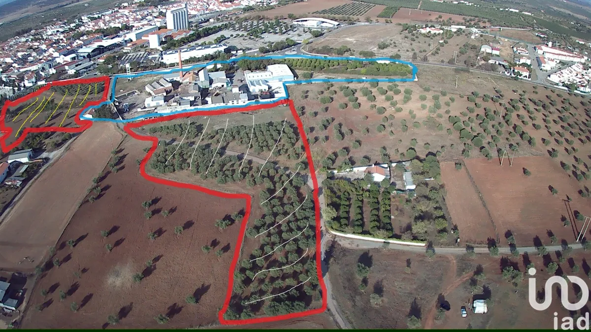 Terreno de 72 125 m² em Moura (Santo Agostinho e São João Baptista) e Santo Amador