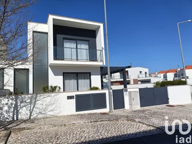 House at Tornada e Salir do Porto