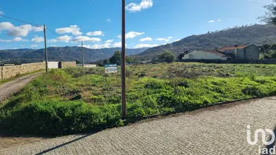 Fotografia 1 de Terreno urbano de 3000 m² em Lajeosa do Mondego
