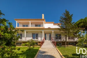 Traditional house  at Caldas da Rainha - Nossa Senhora do Pópulo, Coto e São Gregório