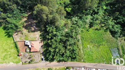 Fotografia 2 de Terreno urbano de 1560 m² em São Jorge