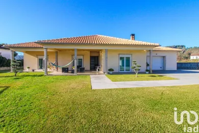 Maison à Santa Cruz da Trapa e São Cristóvão de Lafões