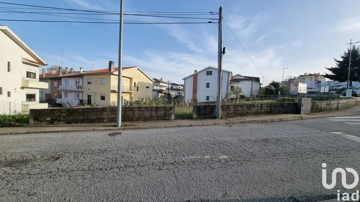 Terreno urbano de 655 m² em Guarda