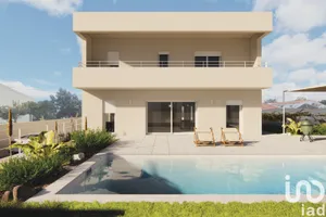 House  at Sesimbra (Castelo)