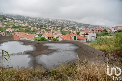 Land in Santo António