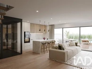Casa/Moradia em Coronado (São Romão e São Mamede)