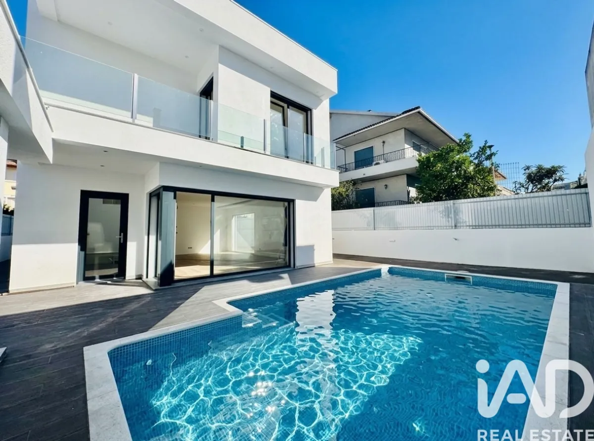 Casa/Moradia de 160 m² em Amora