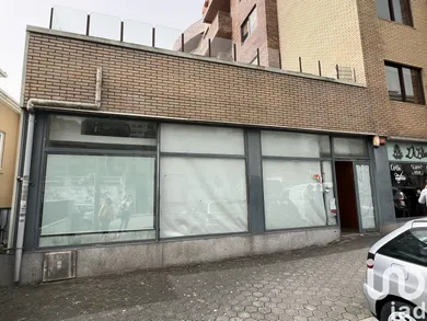 Shop/Premises commercial at Mafamude e Vilar do Paraíso