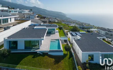 House  in Prazeres