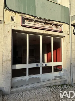 Shop/Premises commercial  in Benfica