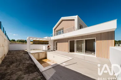 Casa/Moradia  em Santa Maria, São Pedro e Sobral da Lagoa