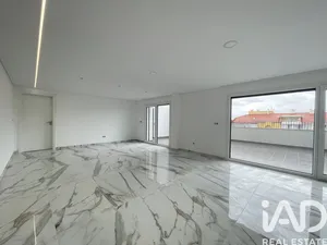 Apartamento T3 em Nossa Senhora de Fátima