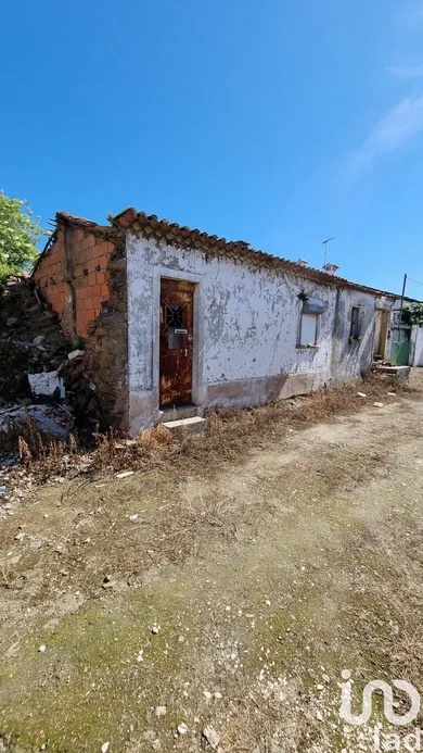 Casa de aldeia em Serra e Junceira