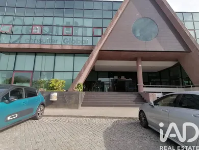 Loja / Estabelecimento Comercial em Carvalhosa