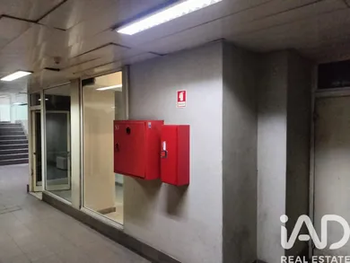 Shop/Premises commercial  in Gondomar (São Cosme), Valbom e Jovim