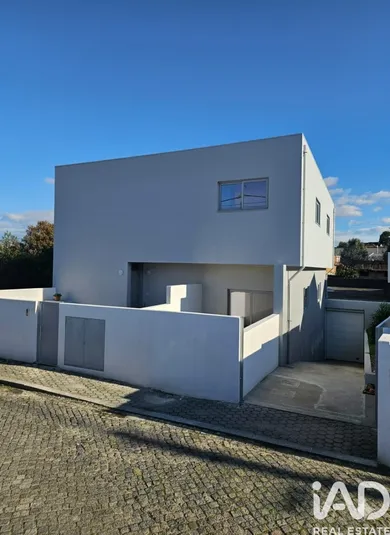 Apartamento T3 em Oliveira do Douro
