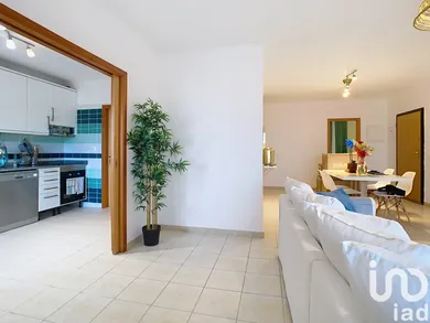 Apartamento T3 em Estômbar e Parchal