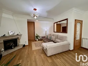 Casa/Moradia  em Nogueira e silva escura