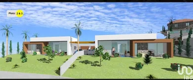 Land  in Canhas