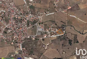 Terreno urbano em Azoia de Cima e Tremês