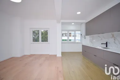 Apartment T3 in Massamá e Monte Abraão