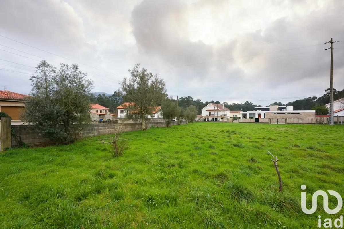 Terreno de 1720 m² em Campos e Vila Meã