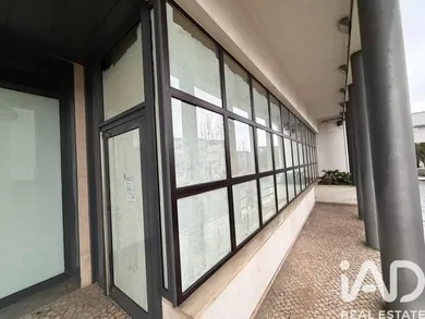 Boutique/Local commercial  à Arrifana