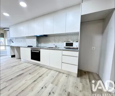 Apartamento T3 em Santa Maria Maior