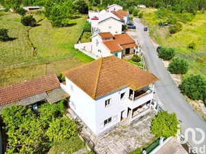 Casa tradicional em Abrigada e Cabanas de Torres