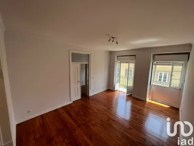 Apartamento T2 em Alcântara