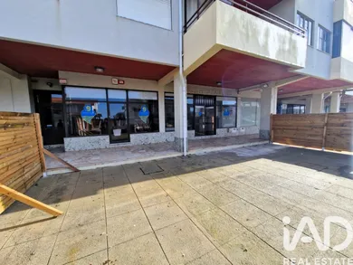 Boutique/Local commercial  à Chafé