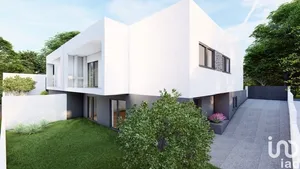 Maison à Charneca De Caparica E Sobreda