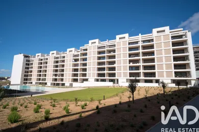 Apartamento T4 em Santo António dos Cavaleiros e Frielas