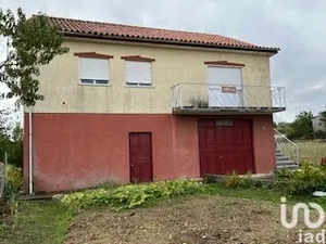 Casa de aldeia em Penas Roias