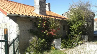 Casa de aldeia  em Pousafoles do Bispo, Pena Lobo e Lomba