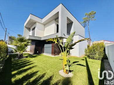 Casa/Moradia  em Charneca De Caparica E Sobreda
