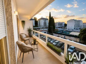 Apartamento T3 em Benfica