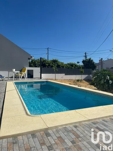 House in Charneca De Caparica E Sobreda