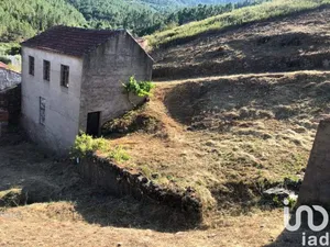 Prédio em Montes da Senhora