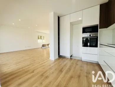 Apartamento T3 em Parceiros e Azoia